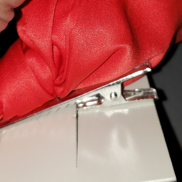 Francesca's Collection red hair bow - Picture 5 of 5